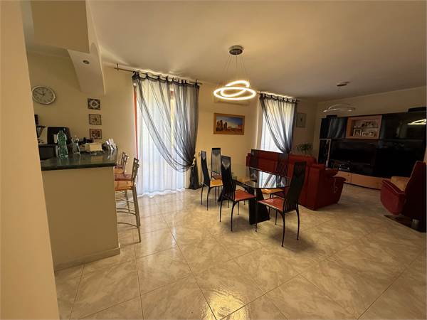 APPARTAMENTO CON GARAGE - SOFFITTA E TERRAZZO 