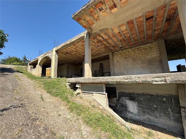 INTERA STRUTTURA ALLO STATO GREZZO